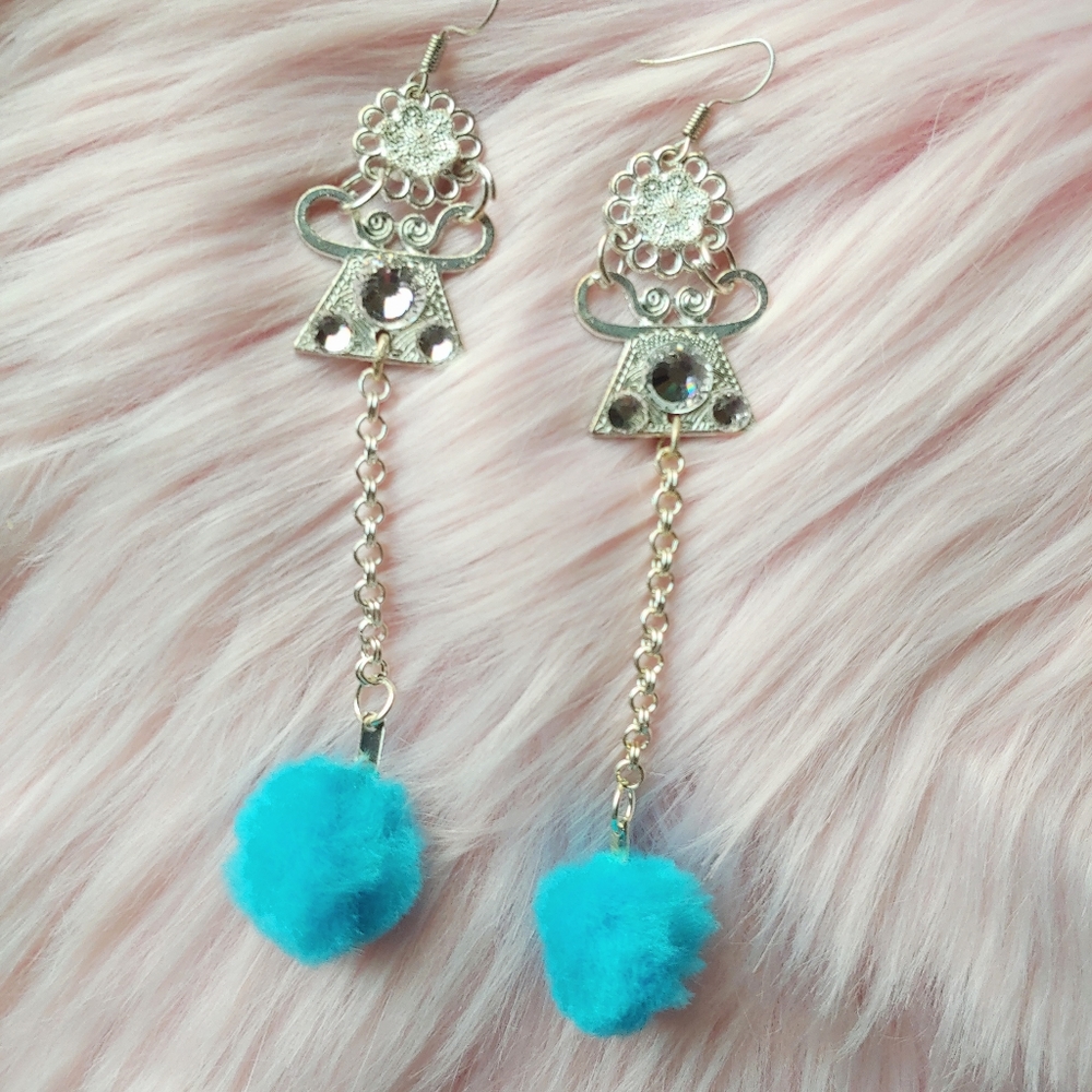 Dangle earrings - Picture 2 of 3